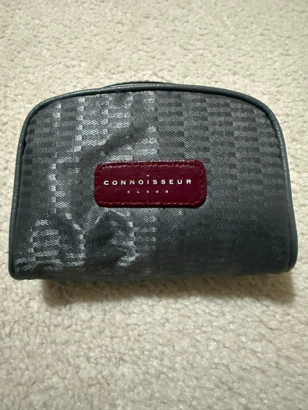 UNITED AIRLINES Connoisseur Class Travel Amenity/Toiletry/Makeup Bag Red Tag